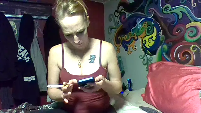 Snapshot of 4EyedSluttyGinger chatting on 01.13.25 4EyedSluttyGinger online show from 01.13.25