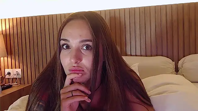 Snapshot of MeIisaLove chatting on 12.26.24 MeIisaLove online show from 12.26.24