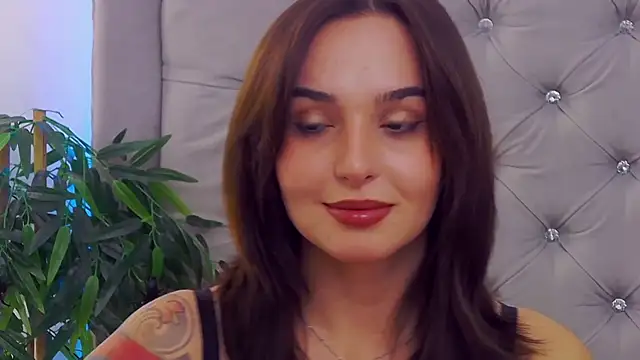 Snapshot of MeIisaLove chatting on 10.12.25 MeIisaLove online show from 10.12.25