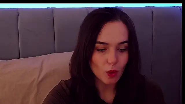 Snapshot of MeIisaLove chatting on 11.22.25 MeIisaLove online show from 11.22.25