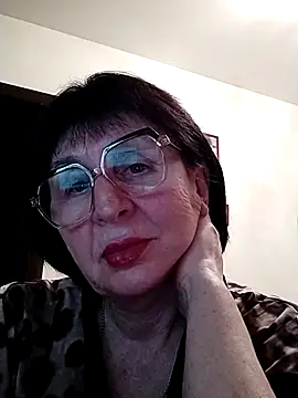 AlbinaXPretty online show from 02.17.25