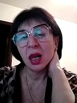 AlbinaXPretty online show from 02.17.25