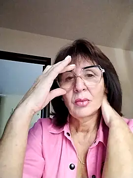 AlbinaXPretty online show from 09.28.25