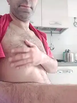 Snapshot of Passivello9 chatting on 11.23.25 Passivello9 online show from 11.23.25