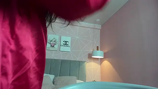 Snapshot of dolly_zoe chatting on 11.07.25 dolly zoe online show from 11.07.25