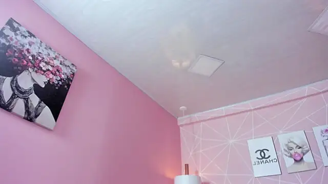 Snapshot of dolly_zoe chatting on 11.25.25 dolly zoe online show from 11.25.25