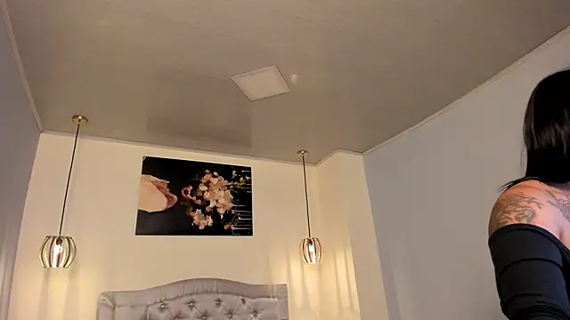 ayshel   online show from 03.19.25