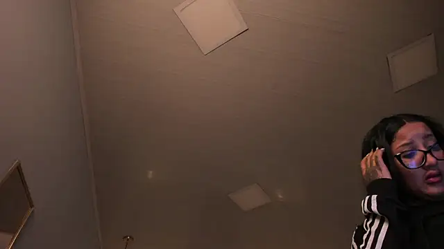 ayshel   online show from 11.13.25