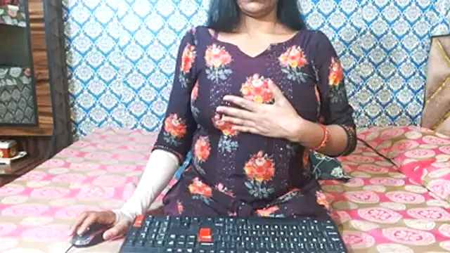 nikitahot3 online show from 11.20.25