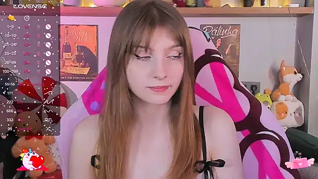 Snapshot of AliceLanley chatting on 12.18.24 AliceLanley online show from 12.18.24