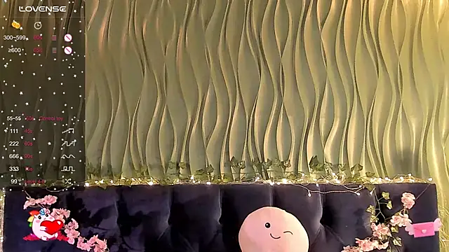 Snapshot of AliceLanley chatting on 03.21.25 AliceLanley online show from 03.21.25