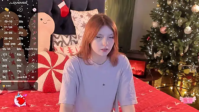 Snapshot of AliceLanley chatting on 01.10.26 AliceLanley online show from 01.10.26