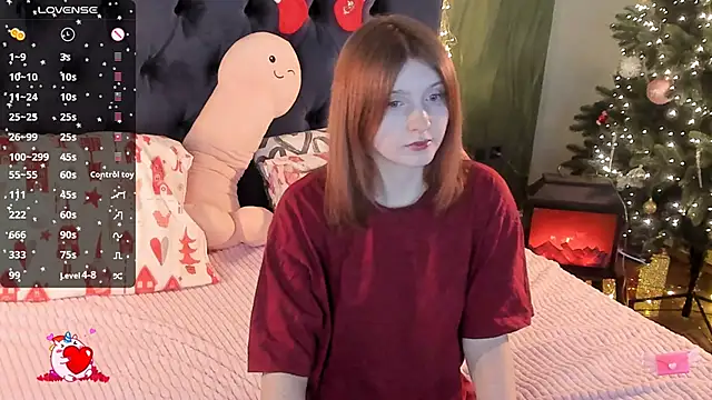 Snapshot of AliceLanley chatting on 02.06.26 AliceLanley online show from 02.06.26