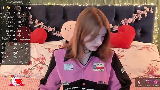 Snapshot of AliceLanley chatting on 03.27.26 AliceLanley online show from 03.27.26