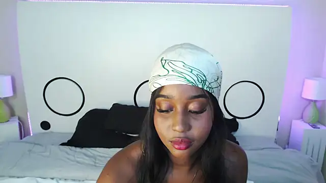 MichaelaCox online show from 09.10.25