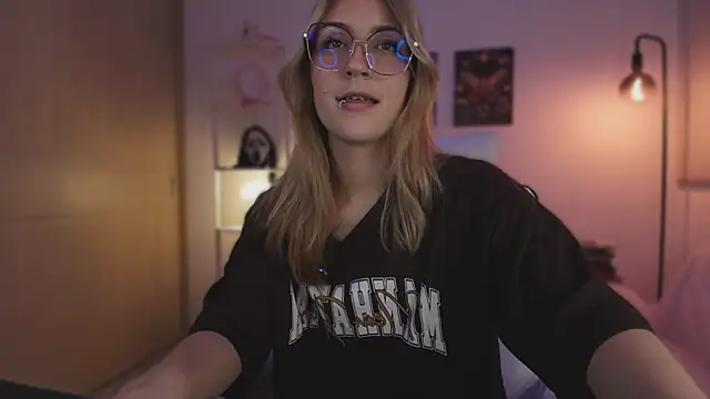 Dakotaa  online show from 11.22.25