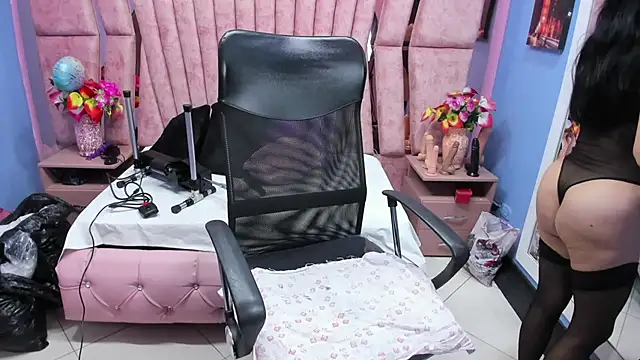 HornySkinny26 online show from 10.14.25