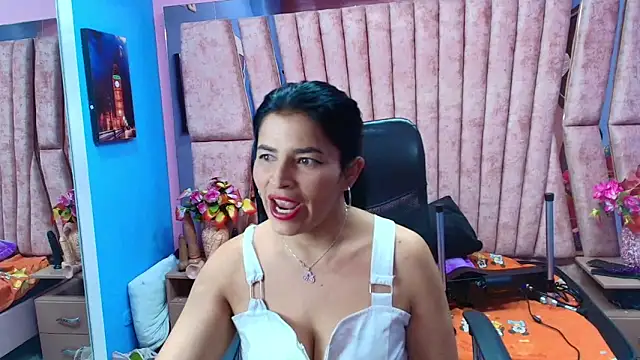 HornySkinny26 online show from 11.14.25