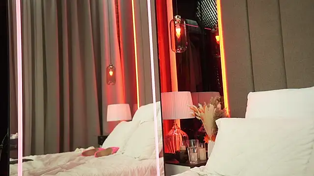 Arte Adelle online show from 12.04.25