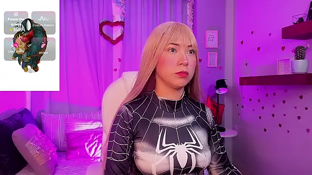 Snapshot of CoralineRicce_ chatting on 02.19.25 CoralineRicce online show from 02.19.25