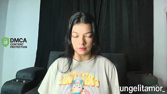 yungelitamor  online show from 10.26.25