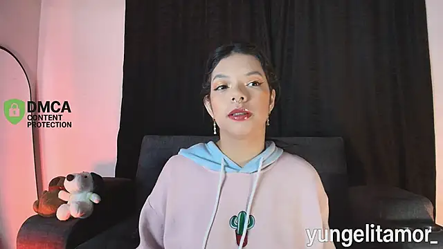 yungelitamor  online show from 02.13.26