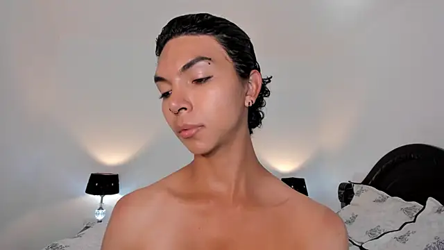 xhenisa  online show from 01.23.25