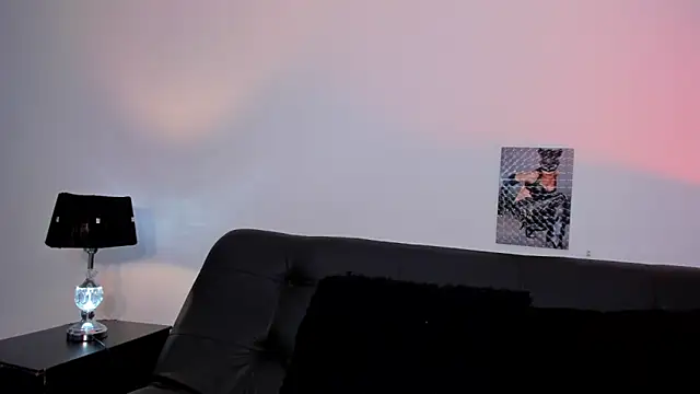 xhenisa  online show from 02.01.25