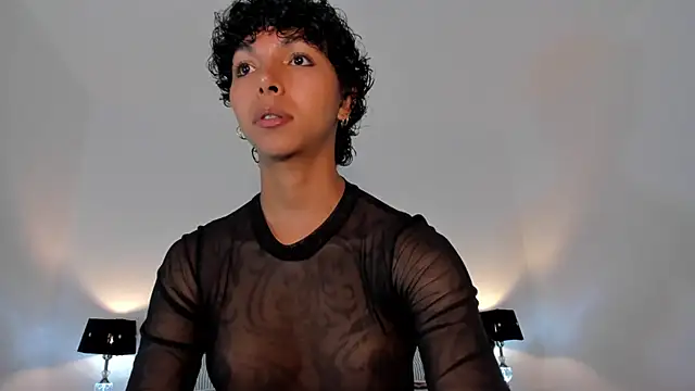 xhenisa  online show from 03.15.25