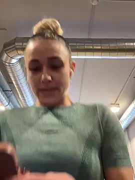 Snapshot of petrouchkaaa_ chatting on 03.13.25 petrouchkaaa online show from 03.13.25