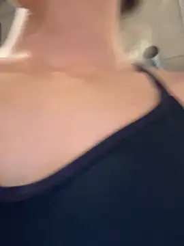 Snapshot of petrouchkaaa_ chatting on 03.21.25 petrouchkaaa online show from 03.21.25