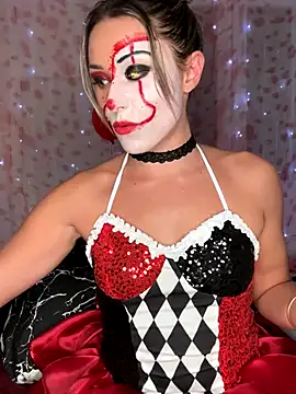 Snapshot of petrouchkaaa_ chatting on 10.30.25 petrouchkaaa online show from 10.30.25