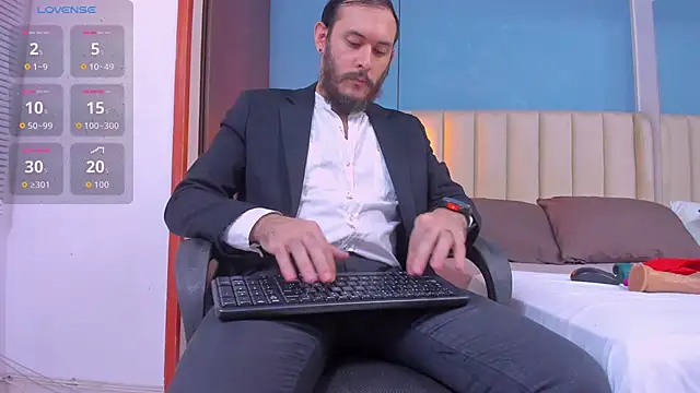 Snapshot of jeanpiere_ chatting on 09.30.25 jeanpiere online show from 09.30.25