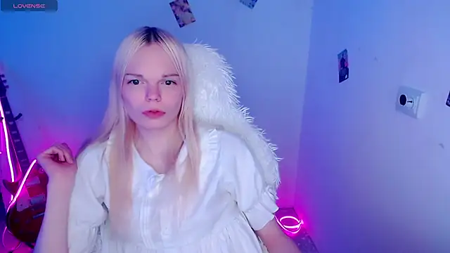 Emily Nyaffee online show from 11.22.25