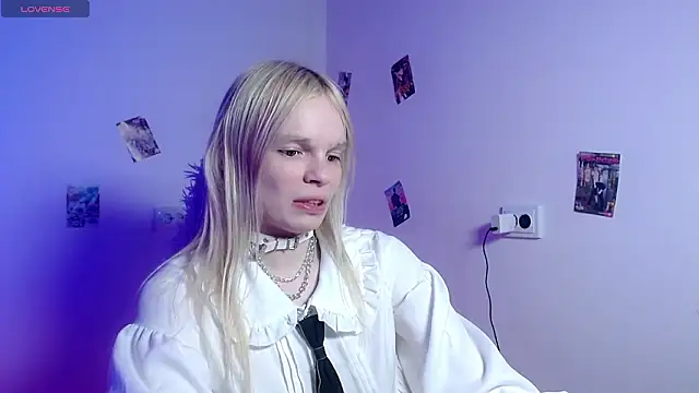 Snapshot of Emily_Nyaffee chatting on 03.12.26 Emily Nyaffee online show from 03.12.26