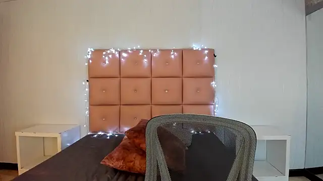 Snapshot of lhiamfit chatting on 12.06.24 lhiamfit online show from 12.06.24