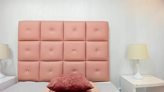 Snapshot of lhiamfit chatting on 01.25.25 lhiamfit online show from 01.25.25