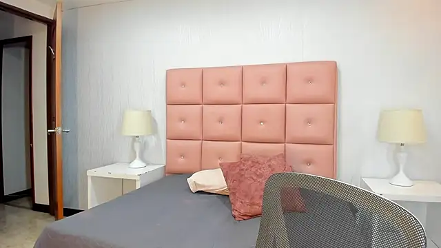 Snapshot of lhiamfit chatting on 02.05.25 lhiamfit online show from 02.05.25