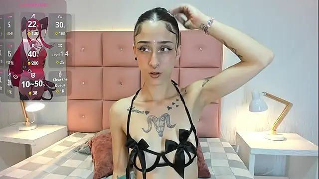 Snapshot of lhiamfit chatting on 09.21.25 lhiamfit online show from 09.21.25