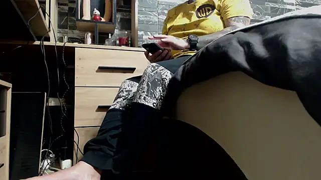 Snapshot of Mistress_Miry chatting on 12.10.24 Mistress Miry online show from 12.10.24