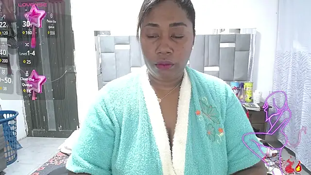 thickebonymilfF online show from 01.30.25