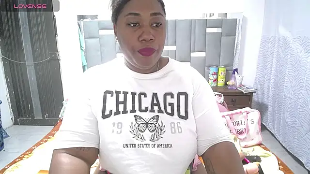 thickebonymilfF online show from 01.31.25