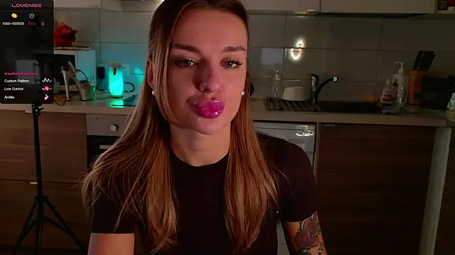 MissLovex online show from 10.15.25