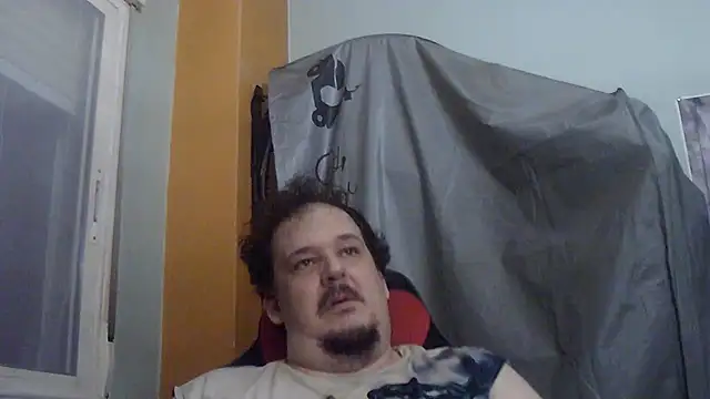 Snapshot of porkorossy chatting on 06.19.26 porkorossy online show from 06.19.26