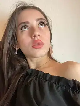 SofiaLaLight online show from 01.18.25