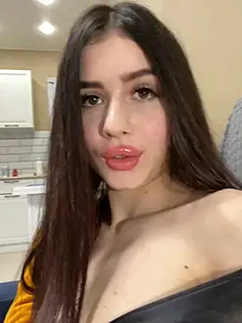 SofiaLaLight online show from 03.14.25