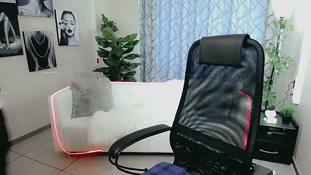 Favorite 0 online show from 09.12.25