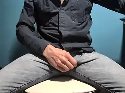 Snapshot of Pol8822 chatting on 03.25.26 Pol8822 online show from 03.25.26