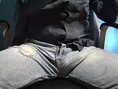 Snapshot of Pol8822 chatting on 04.12.26 Pol8822 online show from 04.12.26