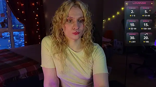 Snapshot of Lori_Myaf chatting on 03.03.25 Lori Myaf online show from 03.03.25